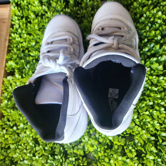 Jordan 11 Retro Legend Blue - Picture 5 of 15